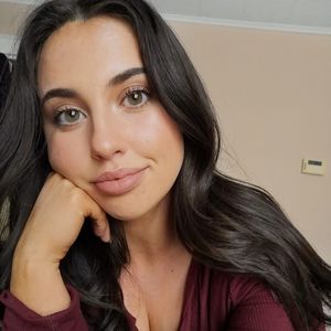 Meet your Posher, Hilarie